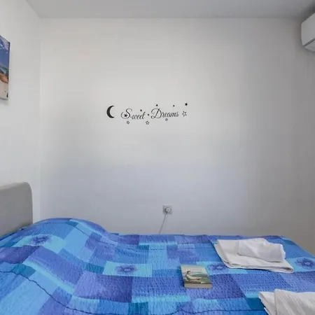Vikis Place Appartamento *